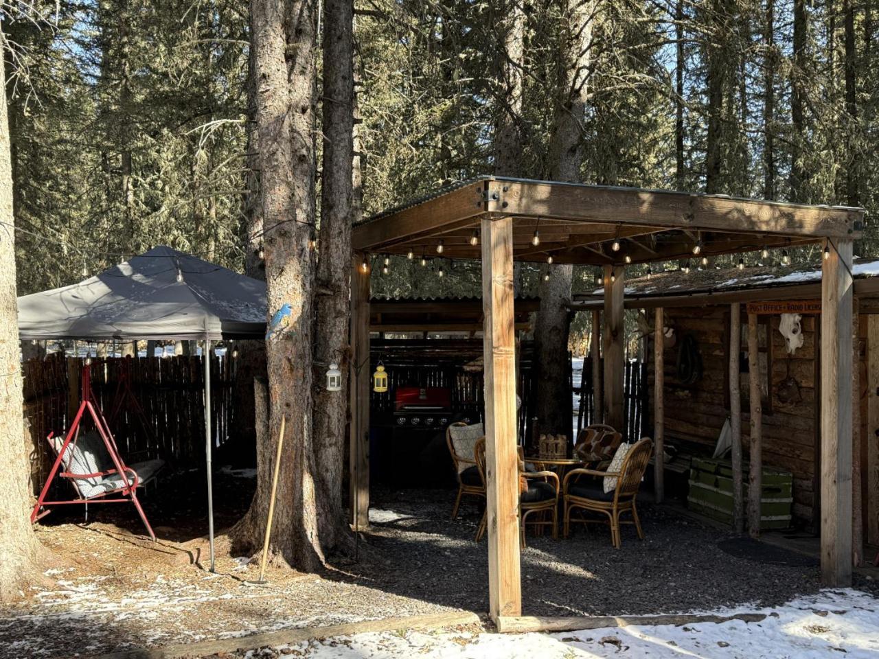 Rustic Cozy Cabin With Hot Tub Bragg Creek Dış mekan fotoğraf