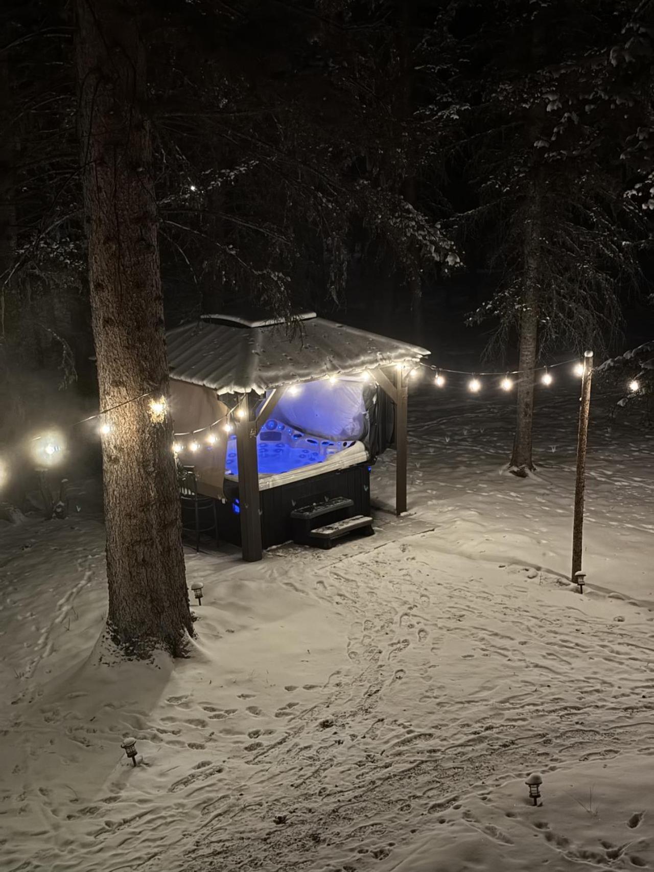 Rustic Cozy Cabin With Hot Tub Bragg Creek Dış mekan fotoğraf